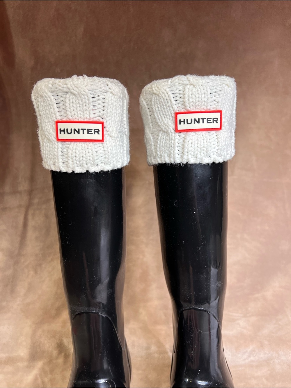 Sz M (5-7) | Hunter Tall White Cable Knit Fold Over Rain Boot Sock